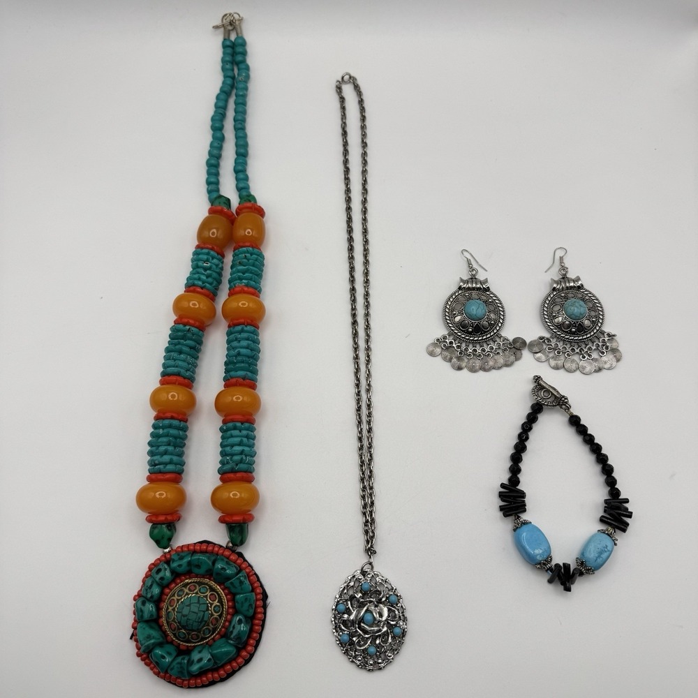 Faux turquoise Beaded costume Jewelry lot beachy  Fashion Chic summer jewelry‎